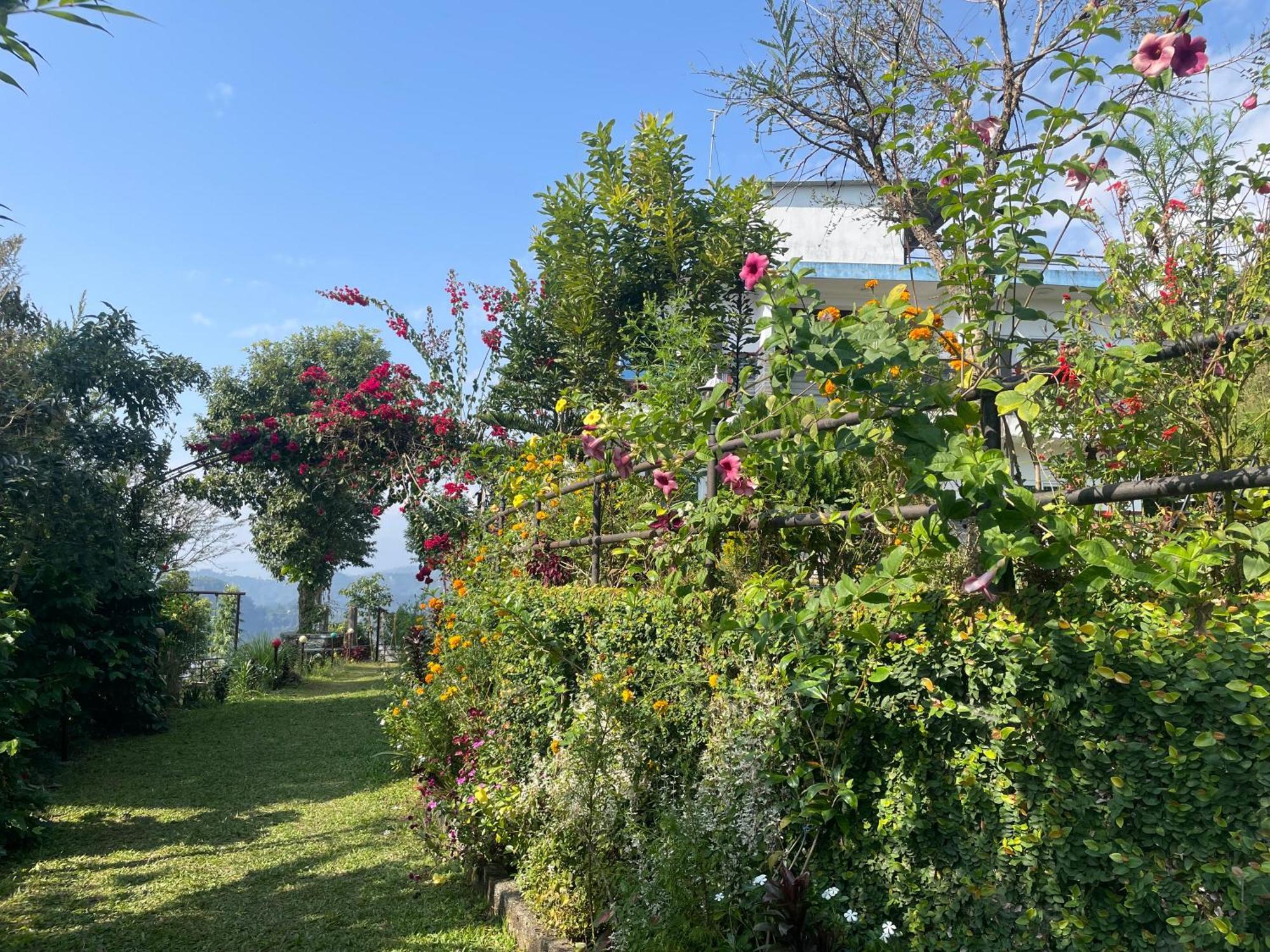 Himalaya Serene View Guest House & Farm Stay Deorāli Екстериор снимка